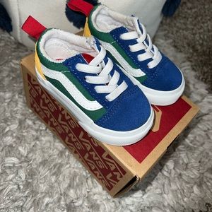 Yacht club vans (td)